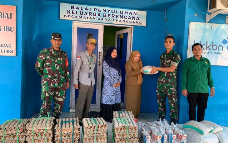 Penyaluran asupan makanan tambahan anak stunting