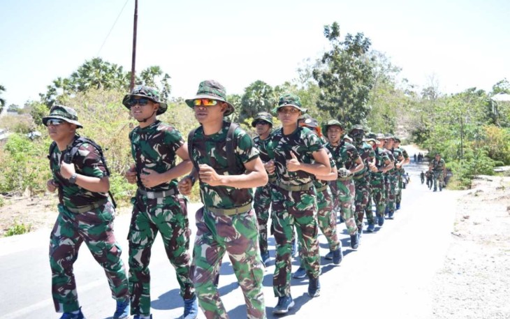 Prajurit Lanudal Kupang saat jalan gembira, Rabu (30/8)