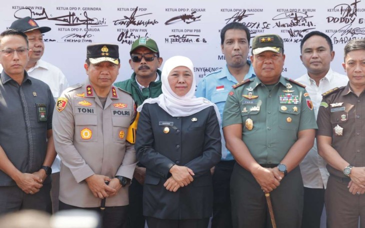 Kapolda Jatim Irjen Pol Dr Toni Harmanto bersama Forkopimda Jatim Gelar Deklarasi Damai, Selasa (17/10)