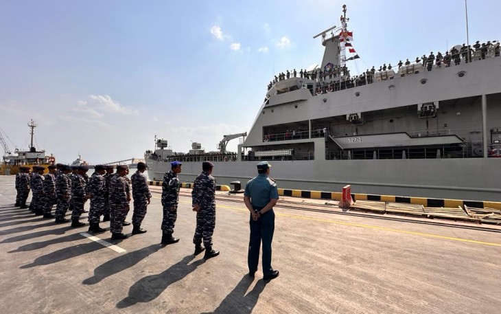 Lepas Keberangkatan KRI Teluk Wondama-527