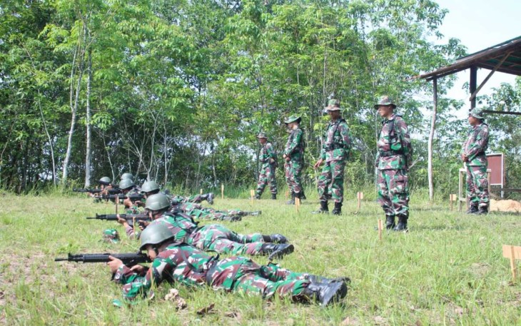 Latihan menembak prajurit Kodim 1001/HSU-BLG, Rabu (22/11)
