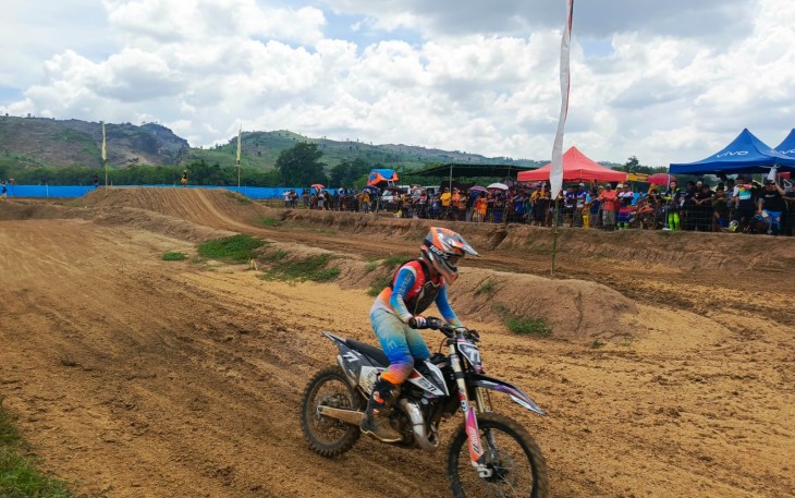 ​​Kejuaraan grasstrack dan motocross di Pati