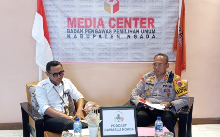 Kapolres Ngada AKBP Padmo Arianto saat podcast bersama sahabat Bawaslu kabupaten Ngada, Rabu (13/12)