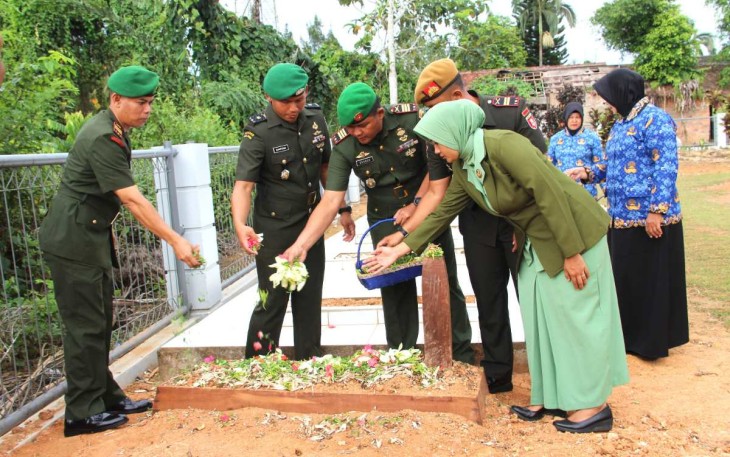 Ziarah dan tabur bunga peringati Hari Juang TNI AD 