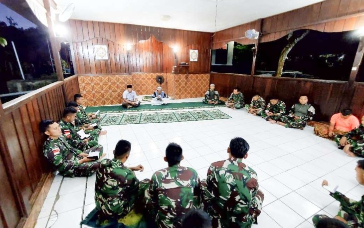 Doa bersama Satgas Yonarmed 19/105 Trk Bogani