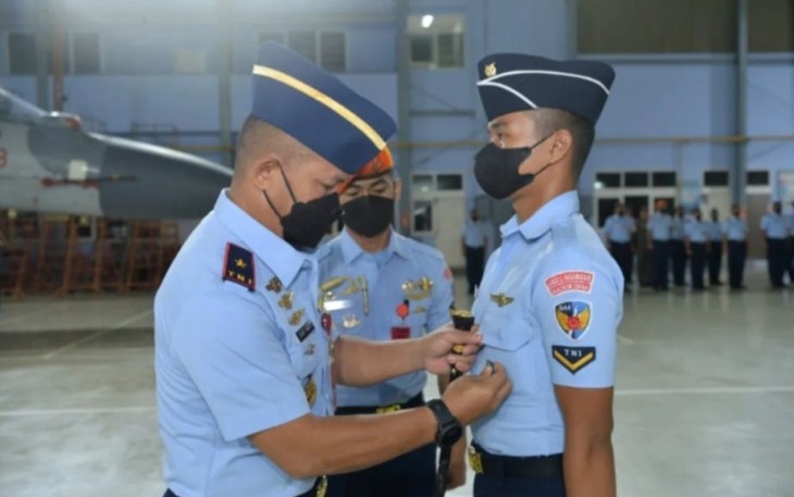 Danlanud Sultan Hasanuddin Marsma TNI David Yohan Tamboto saat membuka pelatihan JEMBSC di Skadron Teknik 044 Lanud Sultan Hasanuddin, Rabu (4/1)