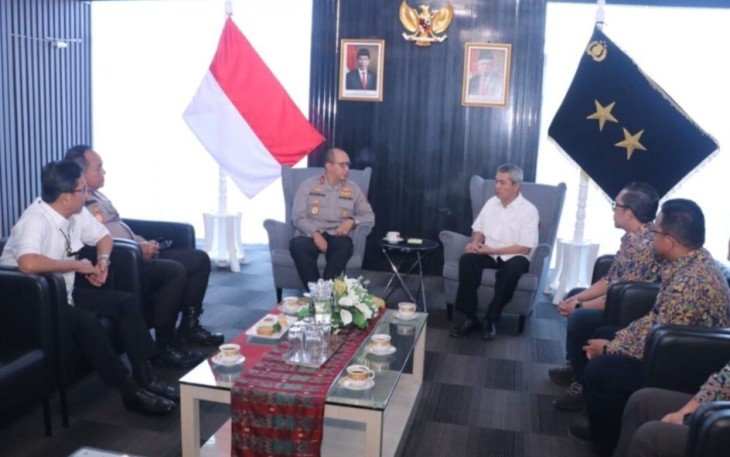 Kapolda Sumsel Irjen Pol A Rachmad Wibowo saat menerima audensi Kepala BBWSS VIII Ditjen SDA 