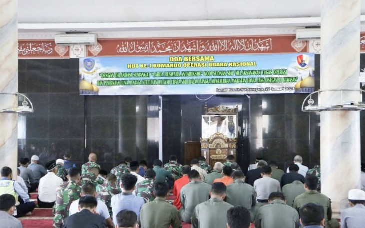 Doa bersama personel lanud Husein Sastranegara 