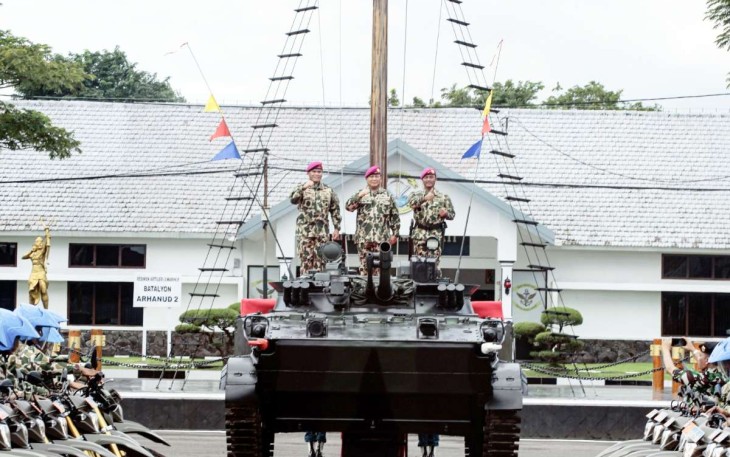 Menhan Prabowo Subianto saat menjadi warga kehormatan Korps Marinir 