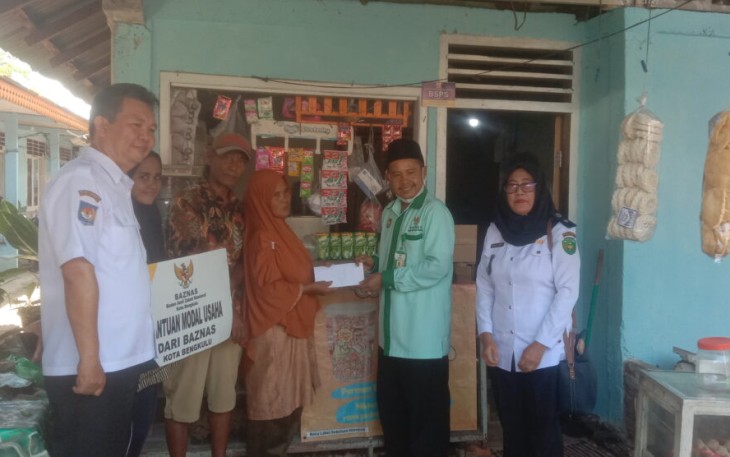 Baznas Kota Serahkan Bantuan Modal Usaha