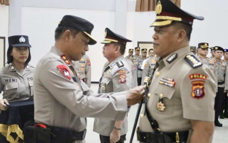 Kapolda Kalteng Irjen Pol Drs Nanang Avianto saat sertijab 