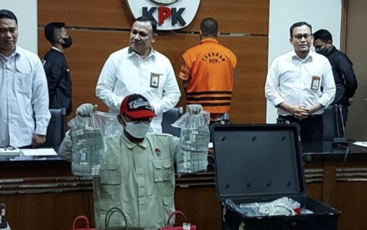 Ketua KPK RI Firli Bahuri saat memberikan keterangan pers