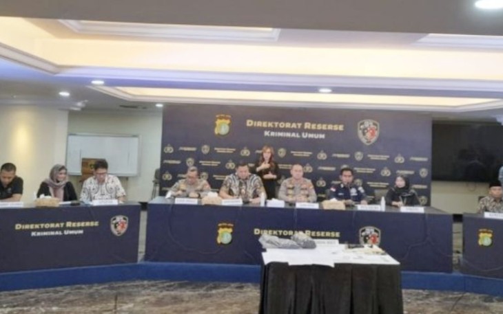 Direskrimum PMJ Kombes Pol Hengki Haryadi saat konferensi pers di Jakarta, Jum'at (5/5)