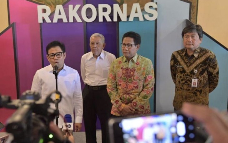 Mendes PDTT Abdul Halim Iskandar saat memberikan keterangan pers di Yogyakarta, Selasa (16/5)