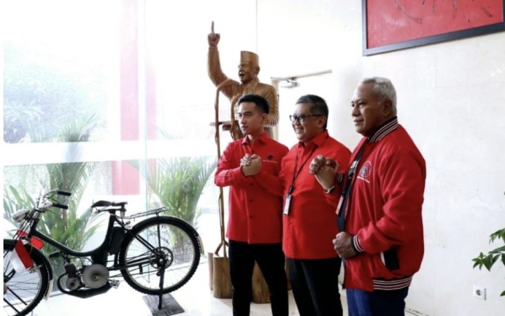 Gibran Rakabuming Raka saat di kantor PDIP jalan Diponegoro Jakarta, Senin (22/5)