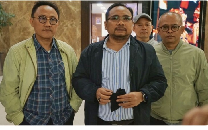 Menag Yaqut Cholil Qoumas saat memberikan keterangan pers di bandara Soetta jelang bertolak ke Jepang, Senin (10/7)