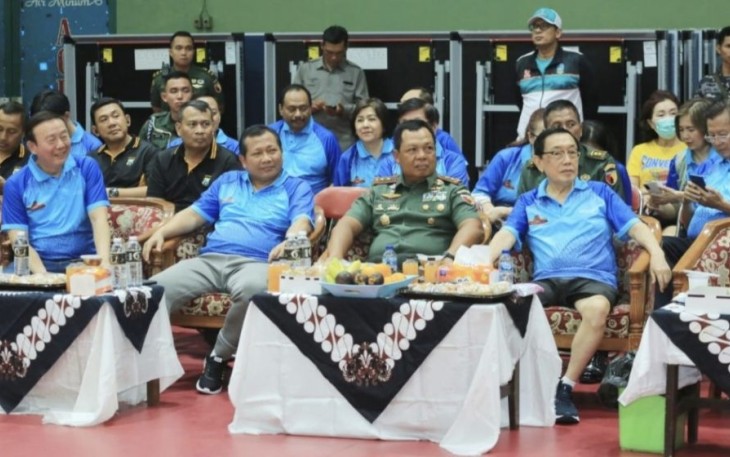 Kapolda Jatim Irjen Pol Toni Harmanto saat menghadiri Kejuaraan Tenis Meja Cheng Hoo Cup I di Surabaya, Jum'at (28/7)