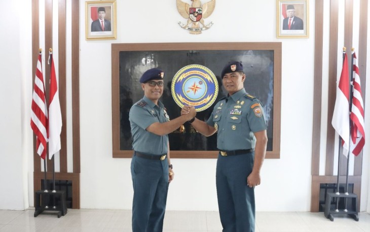 Danguspurla Koarmada III Laksma TNI Mochammad Riza saat melantik Kepala Staf Guspurla Koarmada III di Mako Guspurla III, Tawiri, Ambon, Selasa (15/8)