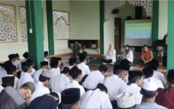 Penyuluhan PHBS di Pesantren Insan Tarbawi Kabupaten Bekasi, Rabu (27/9)