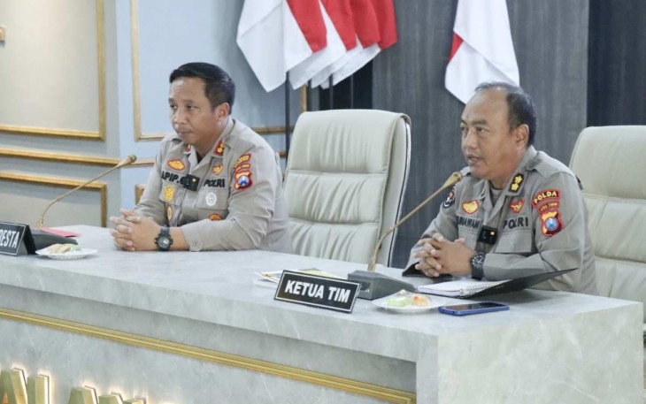Kasubdid PID Bidhumas Polda Jatim AKBP Gunawan Wibisono saat mberikan penyuluhan di Polresta Malang Kota, Selasa (3/10)
