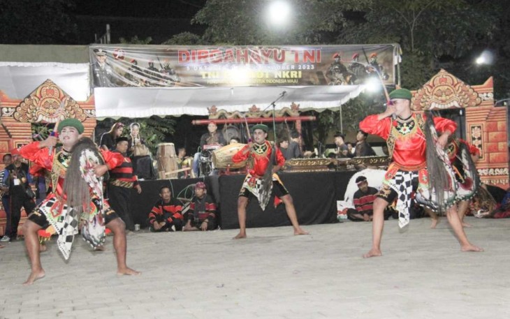 Jaranan Paguyuban Banteng Krido di Pasar Pon Trenggalek, Kamis (5/10)