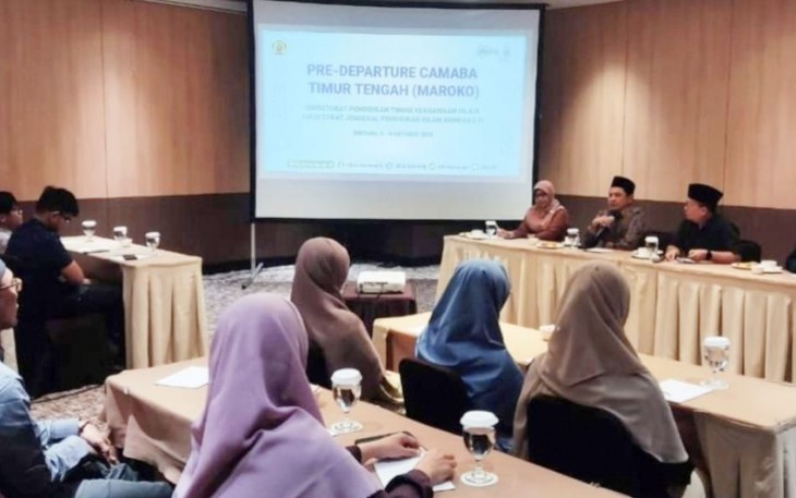 Pre departur penerima beasiswa kuliah di Maroko 2023 di Jakarta, Minggu (8/10)