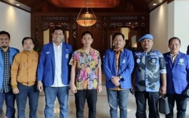 Gibran Rakabuming Raka bersama pengurus GAMKI di Balai Kota Surakarta, Selasa (10/10)