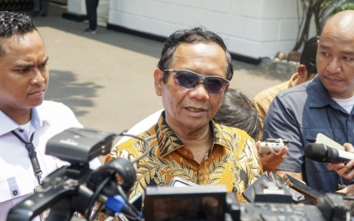 Menteri Koordinator Bidang Politik, Hukum, dan Keamanan Mahfud Md dalam keterangannya kepada awak media usai rapat di Kompleks Istana Kepresidenan Jakarta, pada Kamis, 12 Oktober 2023.