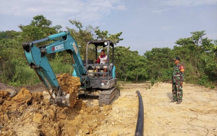 Pengerjaan sasaran TMMD di wilayah binaannya