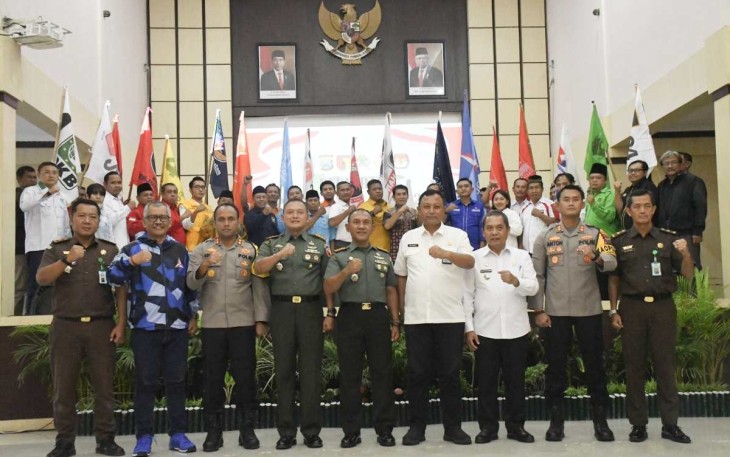 Deklarasi Pemilu Damai Serentak Tahun 2024 di Wilayah Korem 081/DSJ, Rabu (8/11)