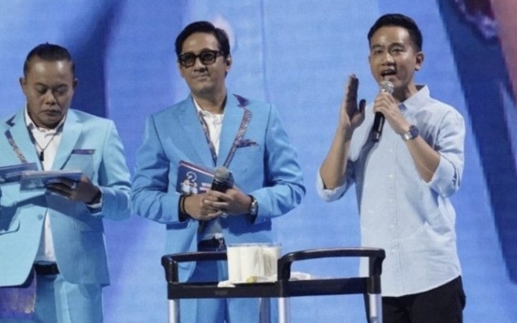 Gibran Rakabuming Raka saat memaparkan kesuksesan program makan siang dan susu gratis 