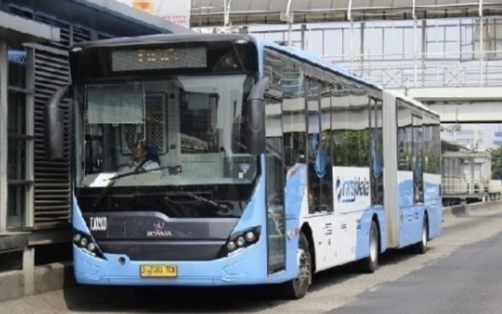 Moda transportasi bus TransJakarta 