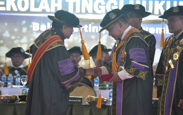 Jenderal TNI Dudung Abdurachman Dikukuhkan Sebagai Guru Besar Tetap STHM Ditkumad