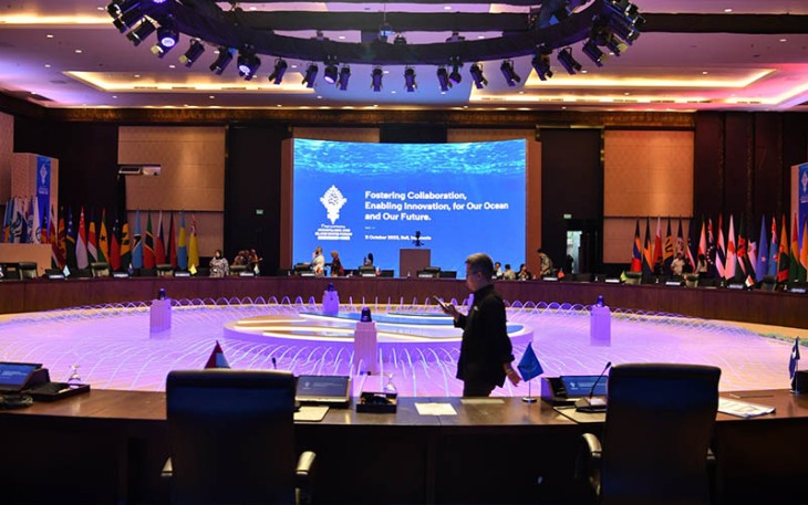 Konferensi Tingkat Tinggi (KTT) Negara-Negara Pulau dan Kepulauan atau Archipelagic and Island States (AIS) Forum digelar pagi ini, Rabu (11/10/2023), di Bali Nusa Dua Conference Center, Kabupaten Badung, Provinsi Bali.