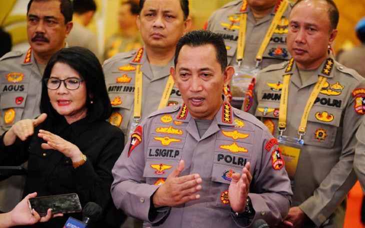 Kapolri Jenderal Listyo Sigit Prabowo saat memberi keterangan pers.