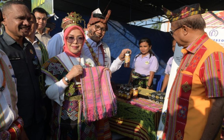 Gus Halim pada puncak peringatan Hari Bakti Pendamping Desa 2023 di Wisata Danau Fatunausus, Desa Fatukoto, Kabupaten Timor Tengah Selatan, Nusa Tenggara Timur (NTT), Jumat (6/10/2023).