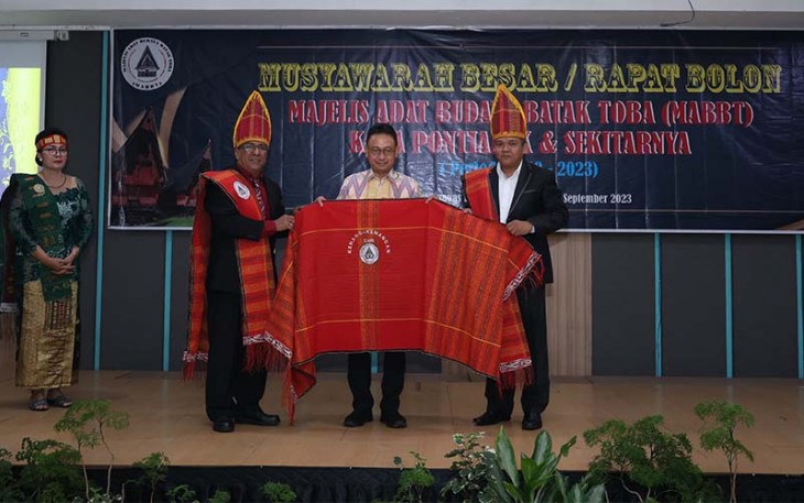 Wakapolda Kalbar Hadiri Rapat MABBT Sebagai Tokoh Masyarakat Batak. 
