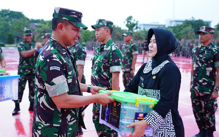 Panglima TNI saat Berikan Tali Asih dan Umroh Gratis Bagi Prajurit dan PNS TNI di Penghujung Tahun 2023