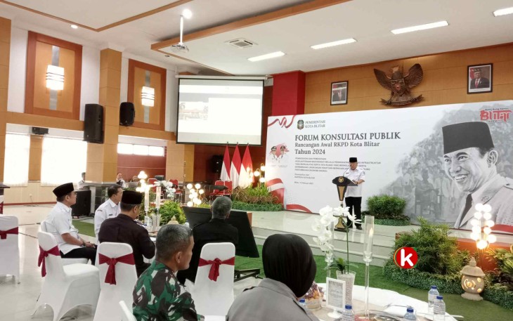 Walikota Blitar Santoso Buka Forum Konsultasi Publik Ranwal RKPD Kota Blitar Tahun 2024 (Foto : Faisal NR / Klikwarta.com)