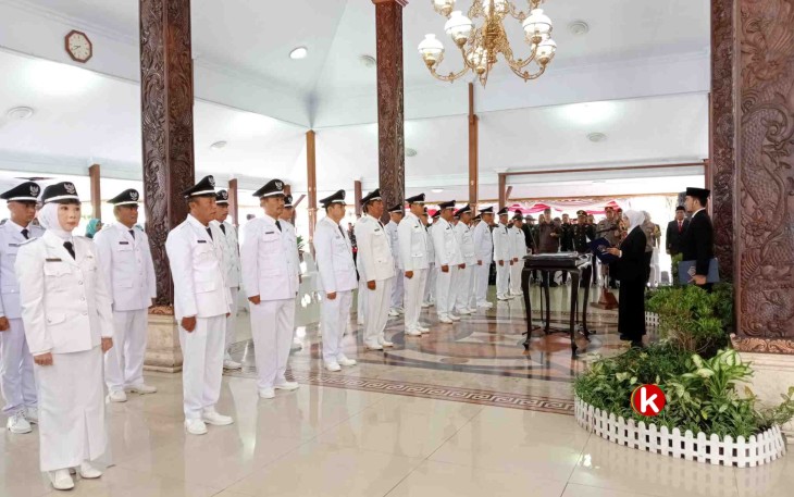 Bupati Blitar Rini Syarifah Lantik Kepala Desa Terpilih Hasil Pilkades Serentak Tahun 2022 (Foto : Faisal NR / Klikwarta.com)