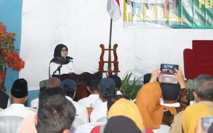 Bupati Blitar Rini Syarifah Berikan Sambutan pada Acara Bimtek Pengurus BUMDes Kabupaten Blitar Tahun 2023