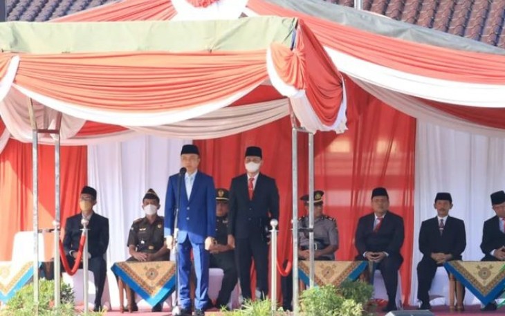 Wakil Bupati Blitar Rahmat Santoso Jadi Inspektur Upacara peringatan Hari Kebangkitan Nasional ke- 115 di Alun-Alun Kanigoro, Senin 22 Mei 2023.