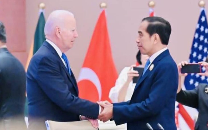 Presiden Joko Widodo saat bertemu Presiden Amerika Serikat Joe Biden, pada Konferensi Tingkat Tinggi (KTT) G20 India yang digelar di Bharat Mandapam, IECC, Pragati Maidan, New Delhi, India, pada Sabtu, 9 September 2023.