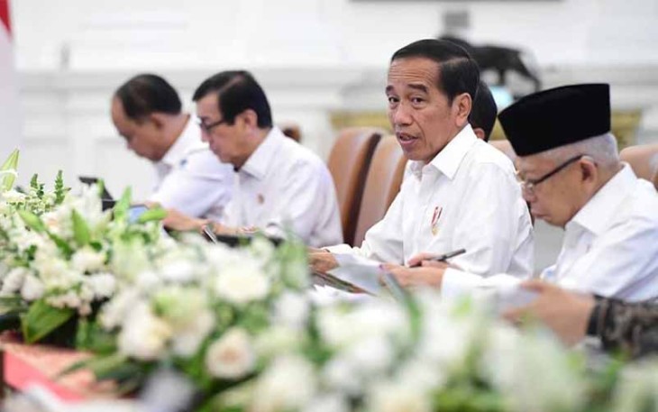 Presiden Joko Widodo saat memimpin rapat terbatas di Istana Merdeka, Jakarta, pada Senin, 11 September 2023