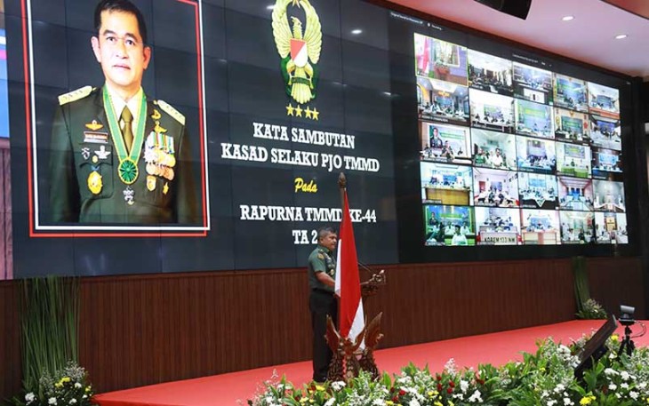 Asisten Teritorial (Aster) Kasad Mayjen TNI Ahmad Daniel Chardin, saat membacakan sambutan tertulis Kepala Staf Angkatan Darat (Kasad) Jenderal TNI Maruli Simanjuntak, M.Sc., selaku Penanggung Jawab Operasional (PJO) TMMD, pada Rapat Paripurna (Rapurna) TMMD ke-44 di Aula A.H. Nasution, Markas Besar Angkatan Darat (Mabesad), Jakarta, Rabu (6/12/2023). 