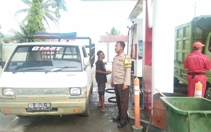 Personel Polsek Lebong Utara Monitoring dan Kontrol SPBU