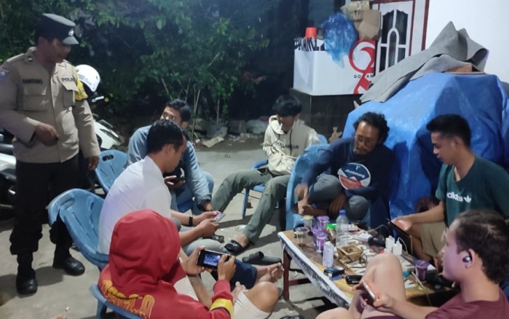Kamtibmas Polsek Teluk Segara Saat Patroli Dini Hari