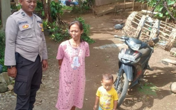 Bhabinkamtibmas Polsek Kerkap Keliling Edukasi Warganya Untuk Cegah Stunting 