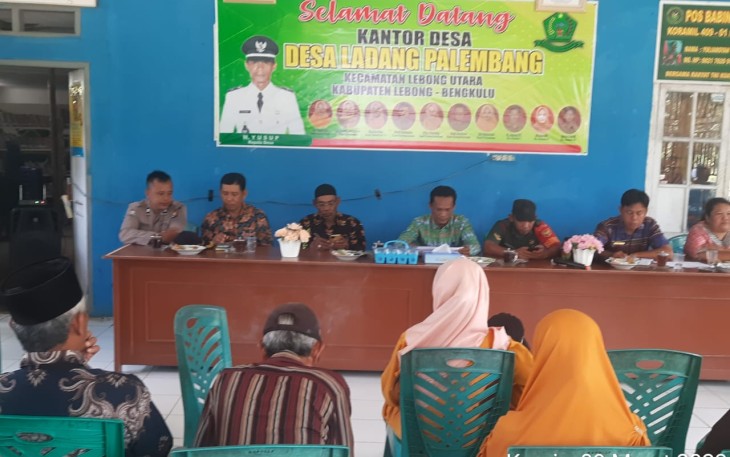 Bhabinkamtibmas Polsek Lebong Utara Hadiri Musdessus Desa Ladang Palembang