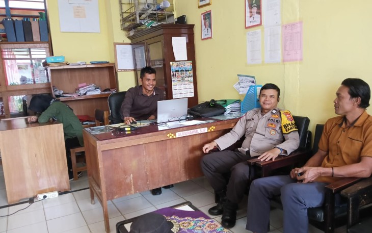 Bhabinkamtibmas Polres Bengkulu Utara Laksanakan Sambang dan Imbau Kamtibmas 